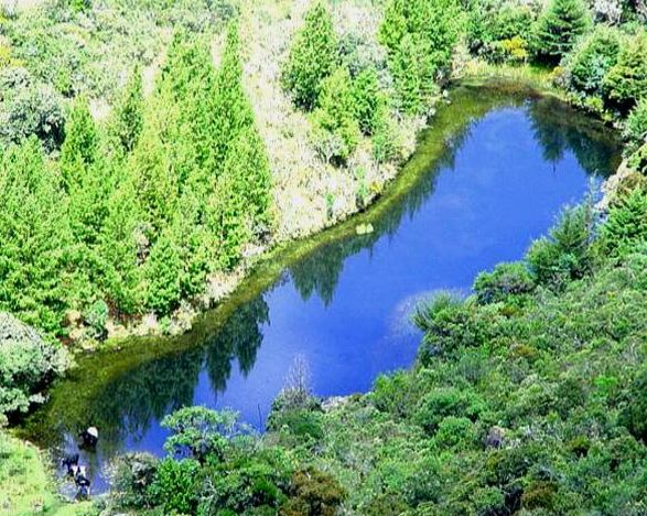 Laguna Encantada de Chillacocha